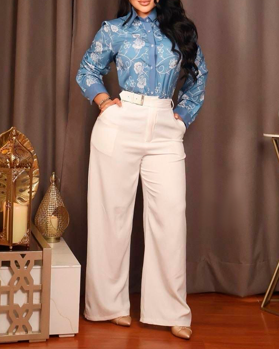 Conjunto Elegante de Blusa Floral Bordada y Pantalón Palazzo con Cinturón