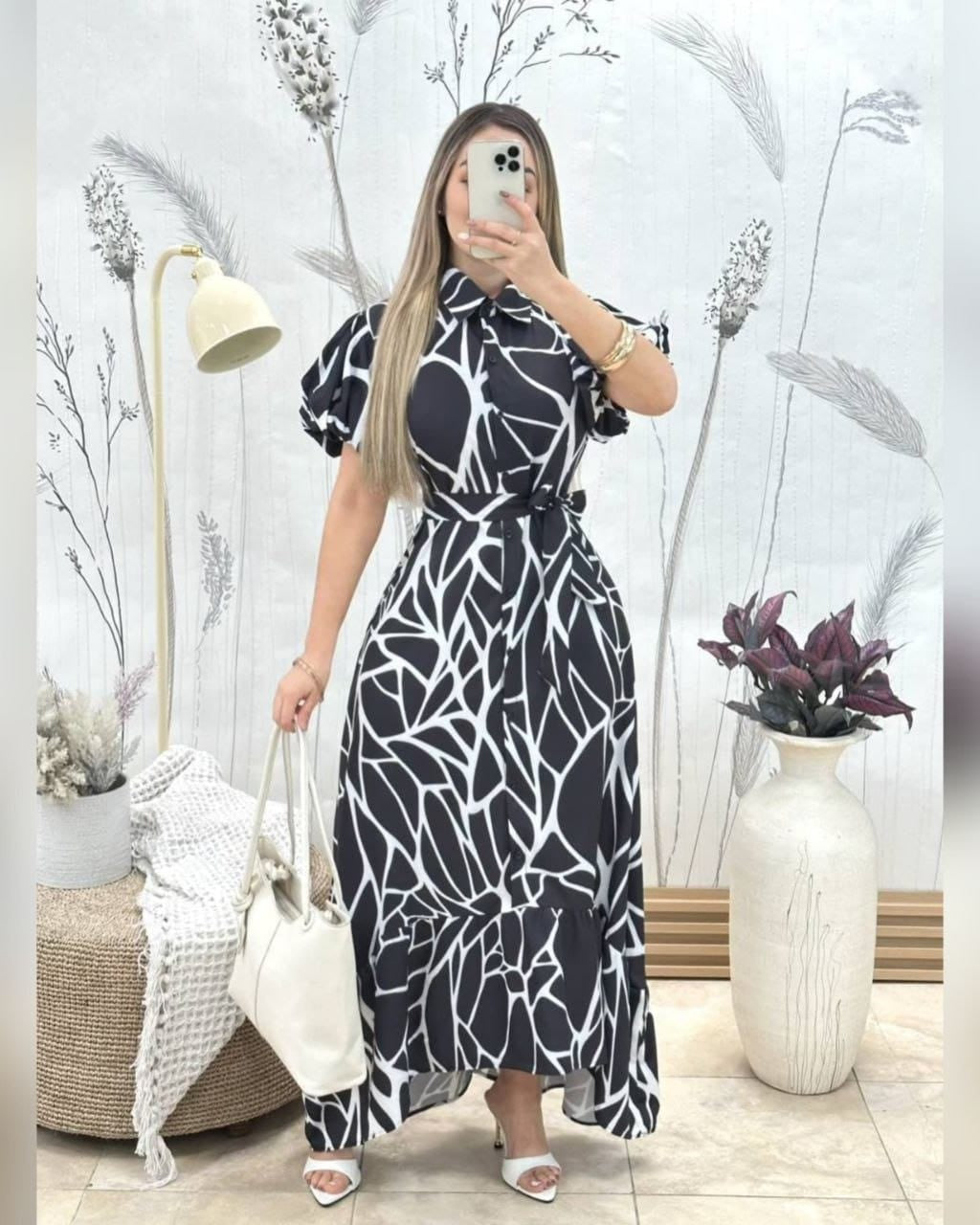Vestido Maxocamisero Largo con Estampado Orgánico y Cinturón