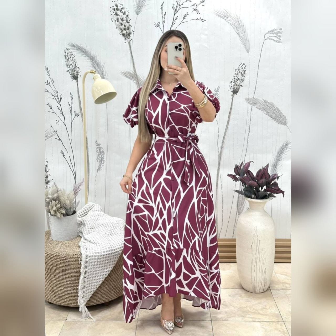 Vestido Maxocamisero Largo con Estampado Orgánico y Cinturón