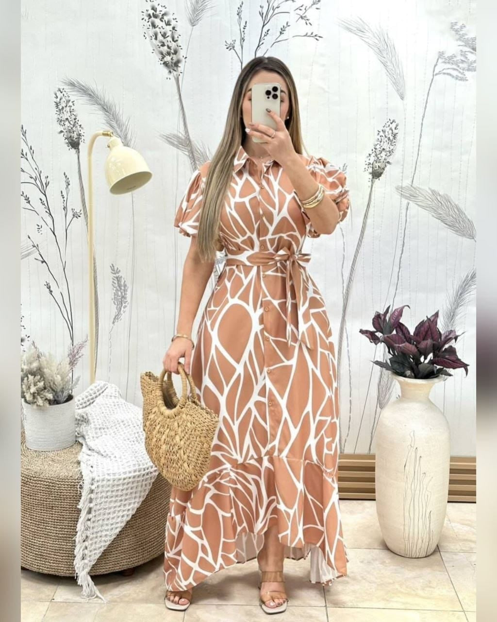 Vestido Maxocamisero Largo con Estampado Orgánico y Cinturón