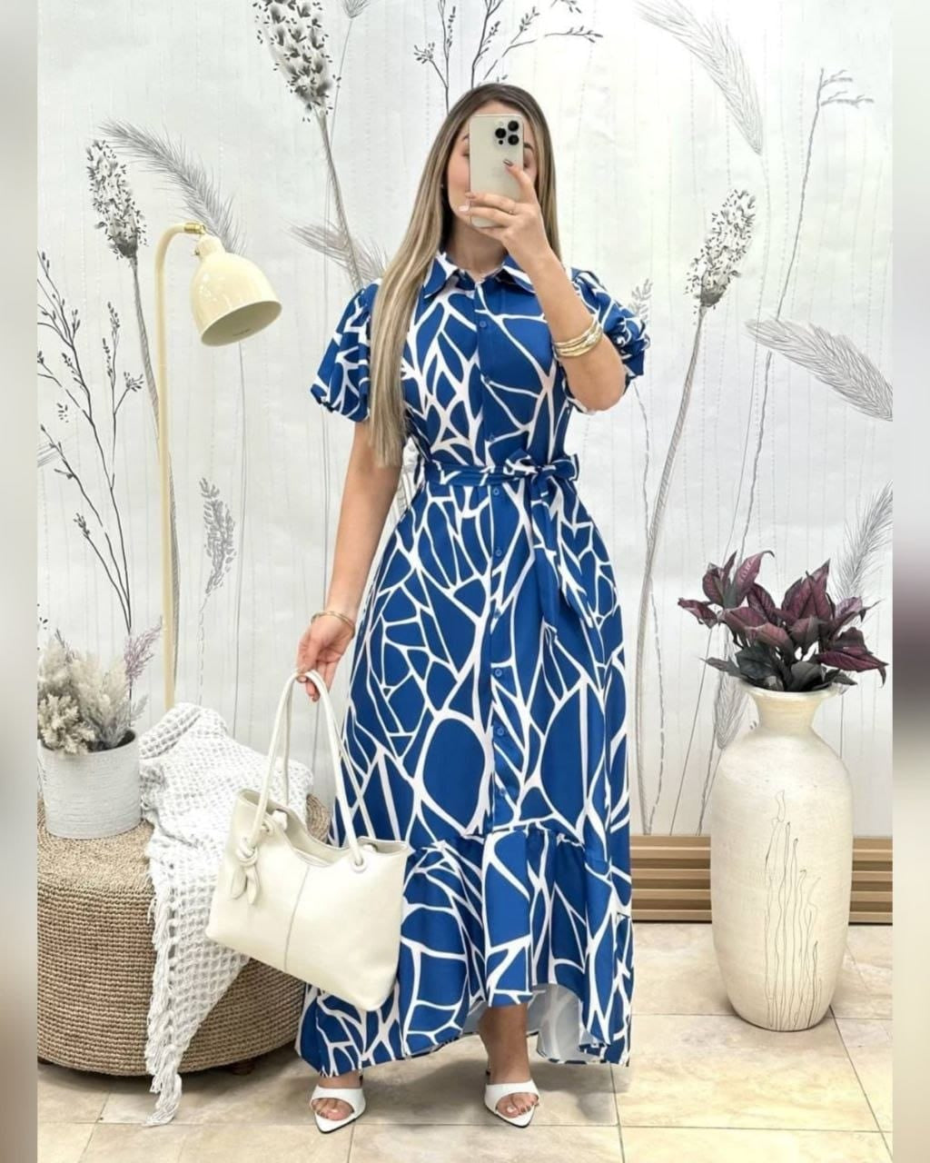 Vestido Maxocamisero Largo con Estampado Orgánico y Cinturón